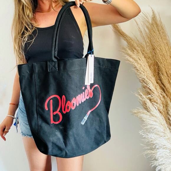 NEW BLOOMINGDALES Exclusive Black Red Bloomies Carryall Shoulder Tote Bag Purse - Picture 9 of 13